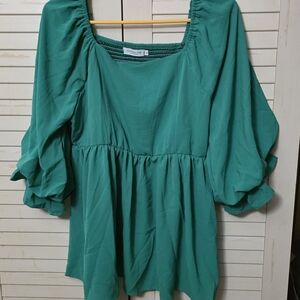 Elegant Green Women's Blouse with Puff Sleeves